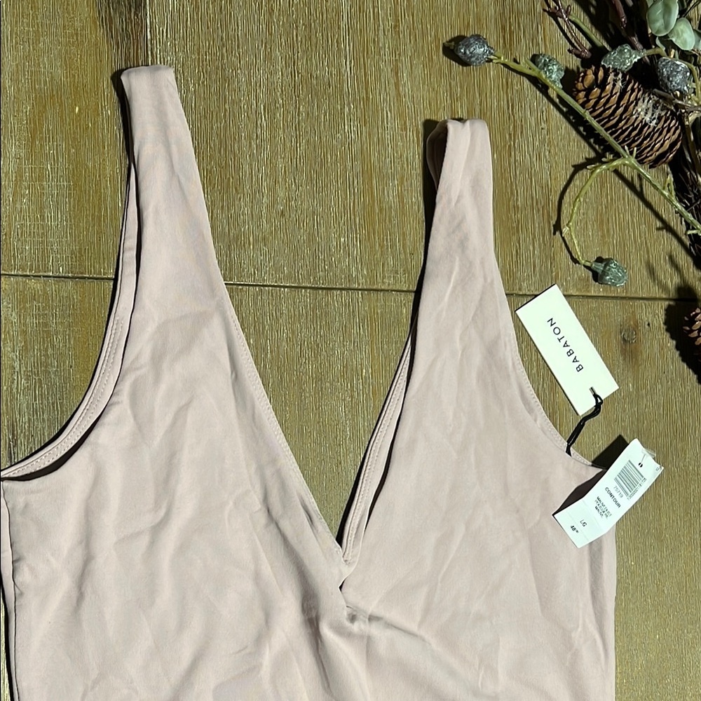 Aritzia Babaton Light Pink L NWT V-Neck Sleeveless Thong Bodysuit